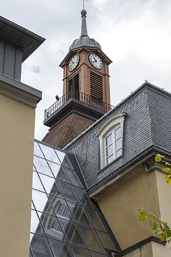  Jonction ailes Ouest et Sud dominé par le clocher de la tour des Jacobins. © Sonia Dourlot / Région Bourgogne-Franche-Comté, Inventaire du patrimoine - 2014