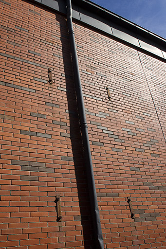 Détail de mur du gymnase. © Sonia Dourlot / Région Bourgogne-Franche-Comté, Inventaire du patrimoine - 2014