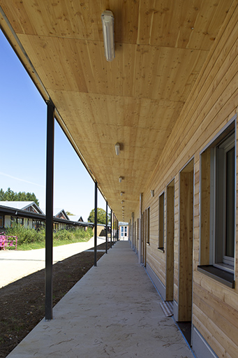 Façade antérieure - ouest - de la nouvelle construction de 2014. (salle de cours)  © Sonia Dourlot / Région Bourgogne-Franche-Comté, Inventaire du patrimoine - 2014