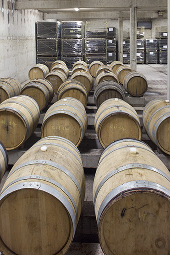 Tonneaux dans le cuvage. © Sonia Dourlot / Région Bourgogne-Franche-Comté, Inventaire du patrimoine - 2014