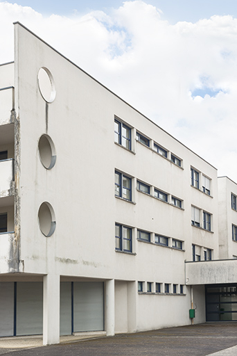 Angle nord-est de l'internat et sa façade nord-est sur cour postérieure. © Mary Ruffinoni / Région Bourgogne-Franche-Comté, Inventaire du patrimoine - 2014