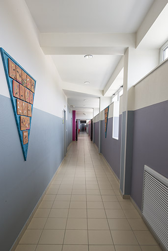 Externat : couloir du 1er étage. © Mary Ruffinoni / Région Bourgogne-Franche-Comté, Inventaire du patrimoine - 2014