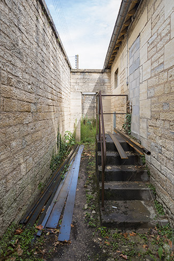 Façade sud-ouest de l'ancien corps de garde. © Mary Ruffinoni / Région Bourgogne-Franche-Comté, Inventaire du patrimoine - 2014
