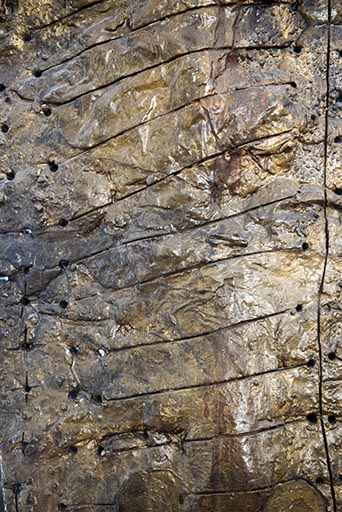 Détail de surface d'un totem. © Mary Ruffinoni / Région Bourgogne-Franche-Comté, Inventaire du patrimoine - 2014