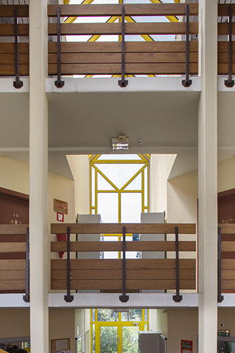 Détail haut intérieur de l'entrée de l'externat sud-ouest. © Jérôme Mongreville / Région Bourgogne-Franche-Comté, Inventaire du patrimoine - 2014