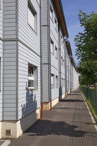 Détail de la façade postérieure est sur rue de l'externat nord-est et de l'internat, depuis le sud-est. © Jérôme Mongreville / Région Bourgogne-Franche-Comté, Inventaire du patrimoine - 2014