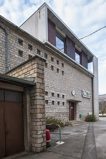 Vue de trois-quart du pignon nord de l'externat. © Jérôme Mongreville / Région Bourgogne-Franche-Comté, Inventaire du patrimoine - 2015
