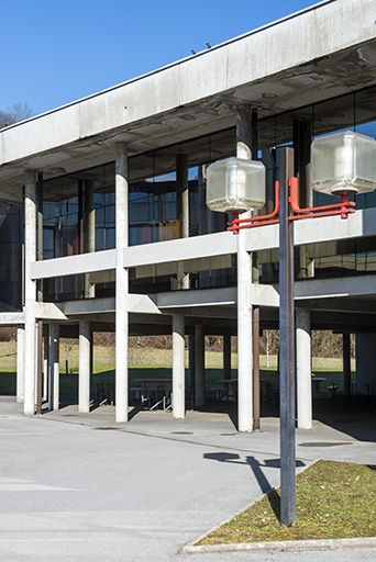 Détail de préau sous le bâtiment d'accueil. © Mary Ruffinoni / Région Bourgogne-Franche-Comté, Inventaire du patrimoine - 2015