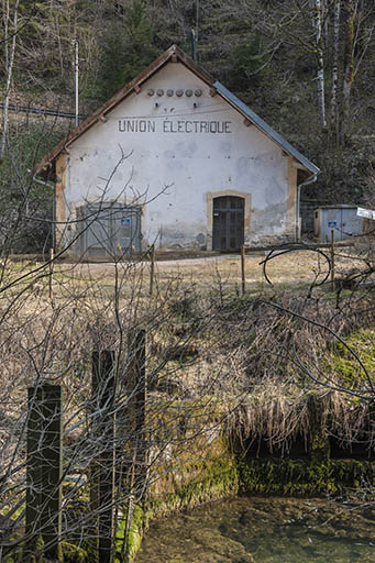 Façade antérieure de la centrale. © Jérôme Mongreville / Région Bourgogne-Franche-Comté, Inventaire du patrimoine - 2015 Façade antérieure de la centrale. © Jérôme Mongreville / Région Bourgogne-Franche-Comté, Inventaire du patrimoine - 2015
