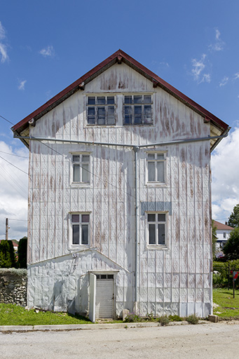 Façade latérale droite. © Sonia Dourlot / Région Bourgogne-Franche-Comté, Inventaire du patrimoine - 2015 Façade latérale droite. © Sonia Dourlot / Région Bourgogne-Franche-Comté, Inventaire du patrimoine - 2015