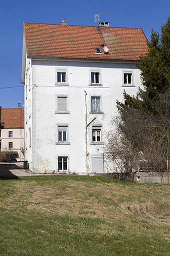 Façade postérieure. © Sonia Dourlot / Région Bourgogne-Franche-Comté, Inventaire du patrimoine - 2015 Façade postérieure. © Sonia Dourlot / Région Bourgogne-Franche-Comté, Inventaire du patrimoine - 2015