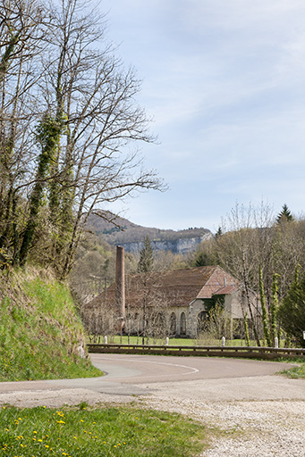 Vue d'ensemble depuis l'ouest. © Jérôme Mongreville / Région Bourgogne-Franche-Comté, Inventaire du patrimoine - 2015 Vue d'ensemble depuis l'ouest. © Jérôme Mongreville / Région Bourgogne-Franche-Comté, Inventaire du patrimoine - 2015