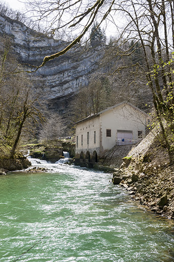 Vue d'ensemble depuis l'aval. © Jérôme Mongreville / Région Bourgogne-Franche-Comté, Inventaire du patrimoine - 2015