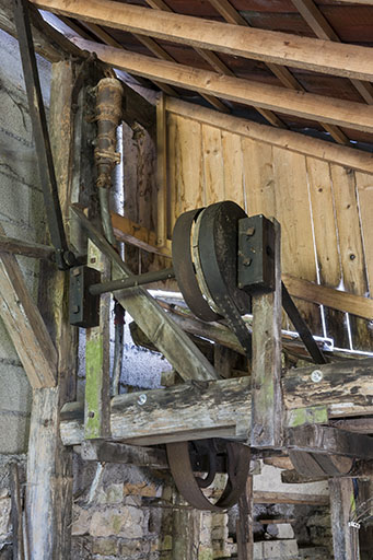 Bâtiment d'eau. Transmission supérieure au droit des turbines. © Jérôme Mongreville / Région Bourgogne-Franche-Comté, Inventaire du patrimoine - 2015