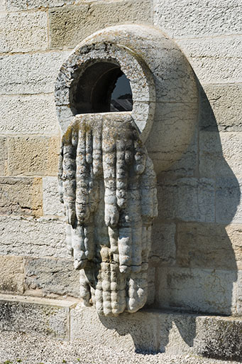 Logement des ouvriers (berniers) ouest. Détail d'une urne de sel cristallisé. © Jérôme Mongreville / Région Bourgogne-Franche-Comté, Inventaire du patrimoine - 2015 Logement des ouvriers (berniers) ouest. Détail d'une urne de sel cristallisé. © Jérôme Mongreville / Région Bourgogne-Franche-Comté, Inventaire du patrimoine - 2015