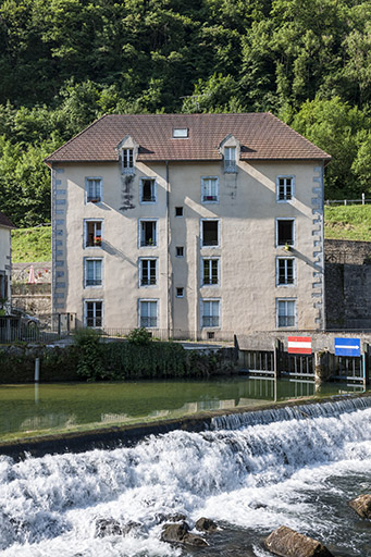 Façade nord d'un logement d'ouvriers. © Jérôme Mongreville / Région Bourgogne-Franche-Comté, Inventaire du patrimoine - 2015 Façade nord d'un logement d'ouvriers. © Jérôme Mongreville / Région Bourgogne-Franche-Comté, Inventaire du patrimoine - 2015