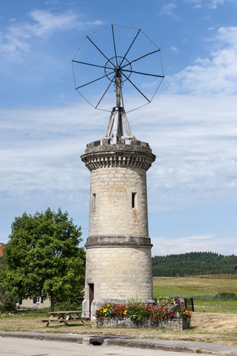 Vue d'ensemble depuis l'est. © Jérôme Mongreville / Région Bourgogne-Franche-Comté, Inventaire du patrimoine - 2015