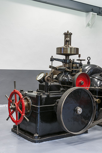 Régulateur SACM. Vue de trois quarts. © Jérôme Mongreville / Région Bourgogne-Franche-Comté, Inventaire du patrimoine - 2015 Régulateur SACM. Vue de trois quarts. © Jérôme Mongreville / Région Bourgogne-Franche-Comté, Inventaire du patrimoine - 2015