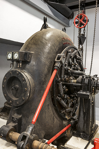 Vue rapprochée de la turbine du groupe 4. © Jérôme Mongreville / Région Bourgogne-Franche-Comté, Inventaire du patrimoine - 2015 Vue rapprochée de la turbine du groupe 4. © Jérôme Mongreville / Région Bourgogne-Franche-Comté, Inventaire du patrimoine - 2015