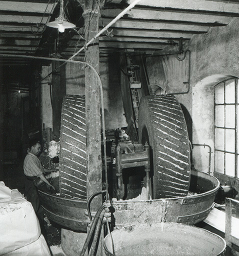 Défibreuse, photogr., s.d. [3e quart 20e siècle]. © Léa Huguenin-Vuillemin / Région Bourgogne-Franche-Comté, Inventaire du patrimoine - 2015