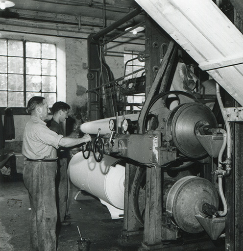 Extrémité de la machine à papier, photogr., s.n., s.d. [3e quart 20e siècle].  © Léa Huguenin-Vuillemin / Région Bourgogne-Franche-Comté, Inventaire du patrimoine - 2015