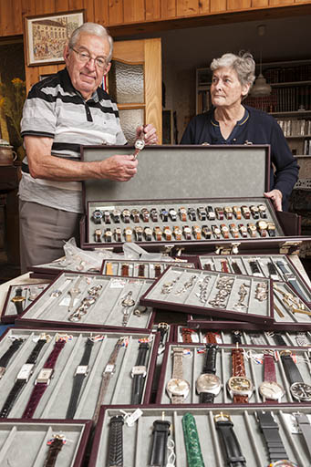 Michel Simonin et sa femme, personnes ressource sur l'horlogerie à Maîche. © Jérôme Mongreville / Région Bourgogne-Franche-Comté, Inventaire du patrimoine - 2015 Michel Simonin et sa femme, personnes ressource sur l'horlogerie à Maîche. © Jérôme Mongreville / Région Bourgogne-Franche-Comté, Inventaire du patrimoine - 2015