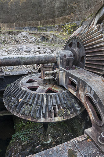 Turbine double. Détail des engrenages coniques. © Jérôme Mongreville / Région Bourgogne-Franche-Comté, Inventaire du patrimoine - 2015 Turbine double. Détail des engrenages coniques. © Jérôme Mongreville / Région Bourgogne-Franche-Comté, Inventaire du patrimoine - 2015