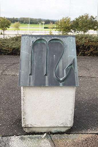 Détail d'une stèle : Scorpius. Le scorpion. © Mary Ruffinoni / Région Bourgogne-Franche-Comté, Inventaire du patrimoine - 2015