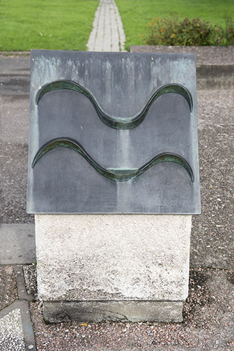 Détail d'une stèle : Aquarius. Le verseau. © Mary Ruffinoni / Région Bourgogne-Franche-Comté, Inventaire du patrimoine - 2015