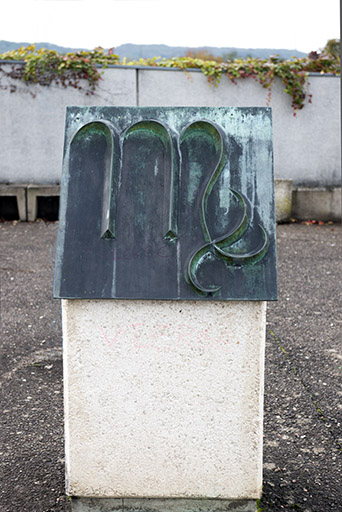 Détail d'une stèle : Virgo. La vierge. © Mary Ruffinoni / Région Bourgogne-Franche-Comté, Inventaire du patrimoine - 2015