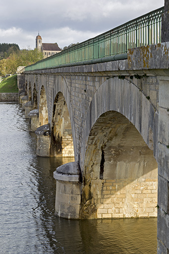 Vue de profil. © Sonia Dourlot / Région Bourgogne-Franche-Comté, Inventaire du patrimoine - 2015