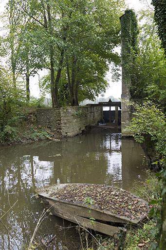 Ancien moulin. © Sonia Dourlot / Région Bourgogne-Franche-Comté, Inventaire du patrimoine - 2015 Ancien moulin. © Sonia Dourlot / Région Bourgogne-Franche-Comté, Inventaire du patrimoine - 2015
