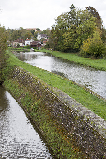 paysage © Sonia Dourlot / Région Bourgogne-Franche-Comté, Inventaire du patrimoine - 2015 paysage © Sonia Dourlot / Région Bourgogne-Franche-Comté, Inventaire du patrimoine - 2015