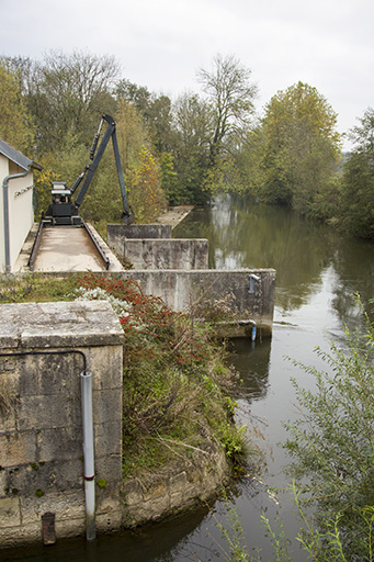 Appareil lié à l'entretien du canal. © Sonia Dourlot / Région Bourgogne-Franche-Comté, Inventaire du patrimoine - 2015 Appareil lié à l'entretien du canal. © Sonia Dourlot / Région Bourgogne-Franche-Comté, Inventaire du patrimoine - 2015