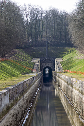  tunnel bief rivière aménagée © Sonia Dourlot / Région Bourgogne-Franche-Comté, Inventaire du patrimoine - 2015
