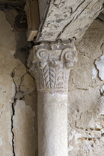 Colonne adossée au mur du deuxième palier. © Sonia Dourlot / Région Bourgogne-Franche-Comté, Inventaire du patrimoine - 2015 Colonne adossée au mur du deuxième palier. © Sonia Dourlot / Région Bourgogne-Franche-Comté, Inventaire du patrimoine - 2015