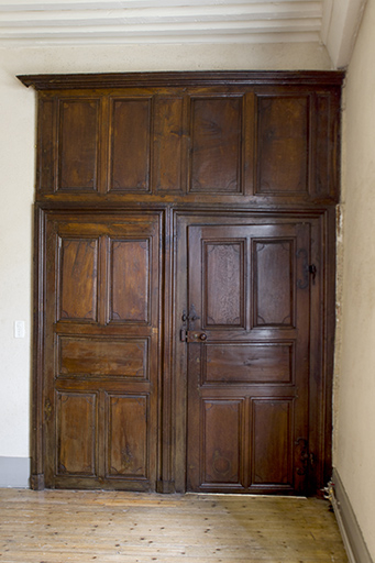 Intérieur : portes de placard et porte de communication. © Sonia Dourlot / Région Bourgogne-Franche-Comté, Inventaire du patrimoine - 2015 Intérieur : portes de placard et porte de communication. © Sonia Dourlot / Région Bourgogne-Franche-Comté, Inventaire du patrimoine - 2015