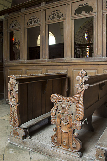 Chapelle seigneuriale : les bancs de famille. © Sonia Dourlot / Région Bourgogne-Franche-Comté, Inventaire du patrimoine - 2015