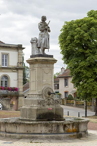 La fontaine Jeanne d'Arc. © Sonia Dourlot / Région Bourgogne-Franche-Comté, Inventaire du patrimoine - 2015