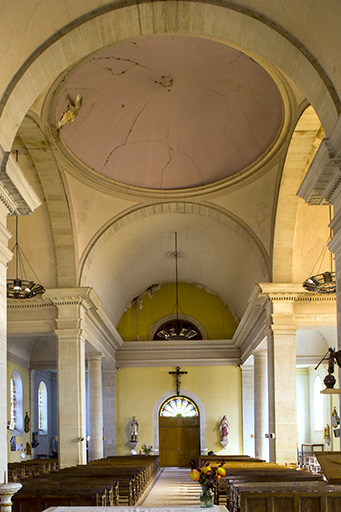 Vue sur la nef depuis le choeur. © Sonia Dourlot / Région Bourgogne-Franche-Comté, Inventaire du patrimoine - 2015