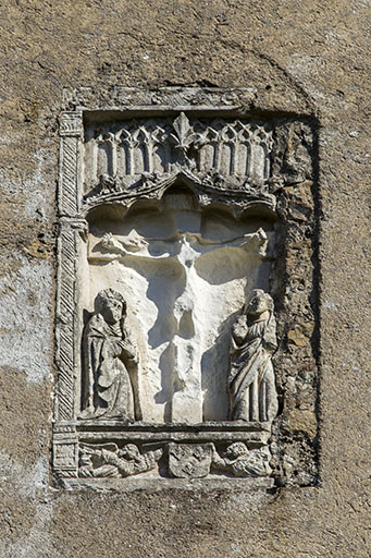 Détail du bas-relief sur la façade antérieure de l'édifice. © Sonia Dourlot / Région Bourgogne-Franche-Comté, Inventaire du patrimoine - 2015