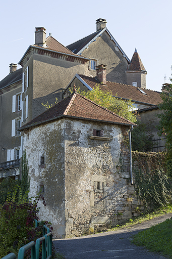 Vue sur la propriété depuis la rue du Pâteux. © Sonia Dourlot / Région Bourgogne-Franche-Comté, Inventaire du patrimoine - 2015