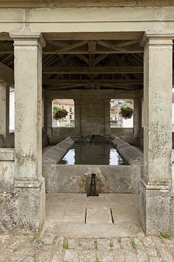 Vue sur le bassin intérieur. © Sonia Dourlot / Région Bourgogne-Franche-Comté, Inventaire du patrimoine - 2015
