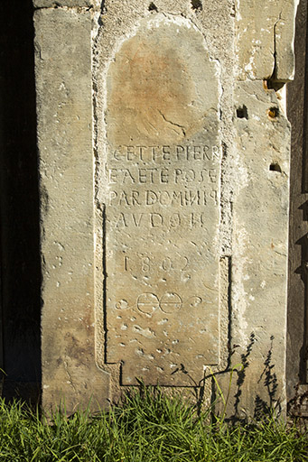 Pierre gravée, ferme de Dominique Audon. © Sonia Dourlot / Région Bourgogne-Franche-Comté, Inventaire du patrimoine - 2015