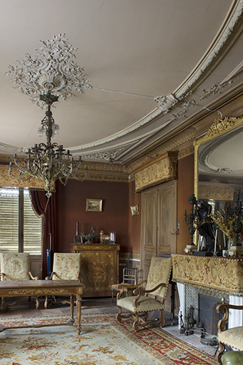 Le grand salon. © Sonia Dourlot / Région Bourgogne-Franche-Comté, Inventaire du patrimoine - 2015 Le grand salon. © Sonia Dourlot / Région Bourgogne-Franche-Comté, Inventaire du patrimoine - 2015