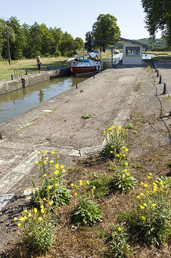 L'écluse. © Sonia Dourlot / Région Bourgogne-Franche-Comté, Inventaire du patrimoine - 2015 L'écluse. © Sonia Dourlot / Région Bourgogne-Franche-Comté, Inventaire du patrimoine - 2015