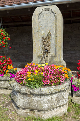 Détail de la borne. © Sonia Dourlot / Région Bourgogne-Franche-Comté, Inventaire du patrimoine - 2015