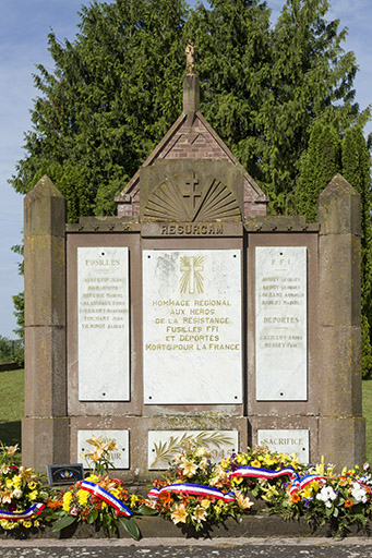 Le mausolée, vue d'ensemble. © Sonia Dourlot / Région Bourgogne-Franche-Comté, Inventaire du patrimoine - 2015