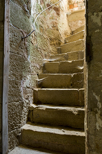 Escalier du donjon. © Sonia Dourlot / Région Bourgogne-Franche-Comté, Inventaire du patrimoine - 2015