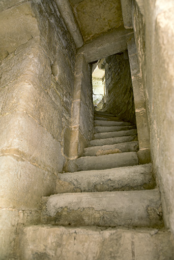 La tour ouest. Vue intérieure de l'escalier.  © Sonia Dourlot / Région Bourgogne-Franche-Comté, Inventaire du patrimoine - 2015